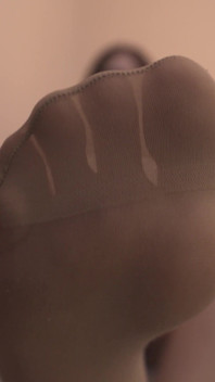 Poklekněte před paní a dostanete za to výprask