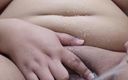 Mooyiiee: Stor knubbig kvinna med stora bröst som leker med fitta