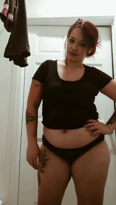Red Hot Randii: BBW-bauchfetisch