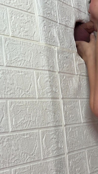 Gloryhole: It Melts as if It Was Waiting for Her