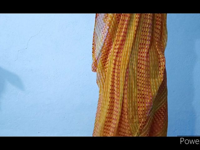 There Was No One at Home, so He Wore Wife's Clothes and Shook Them. (LoveD Sunshine)