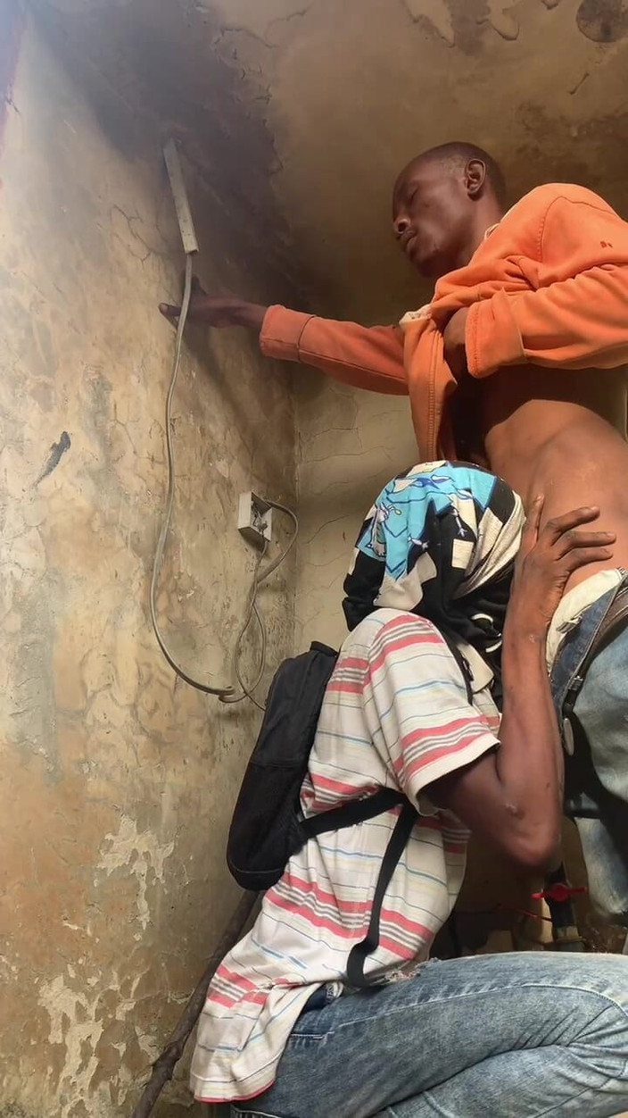 Stilesbhalifa1: 수업 전에 섹스하는 여름 수업 소년