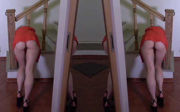 Faith Eros: Legs on Show