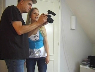 Flash Model Amateurs: Bts servizio fotografico con una ragazza bionda sexy
