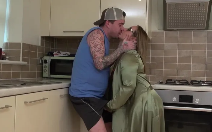 UK FAMILY FUCKERS: My Stepmom Is a Slut 03