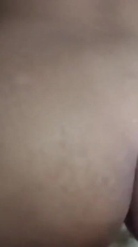 Nalgona heeft een pik in haar strakke kont nodig