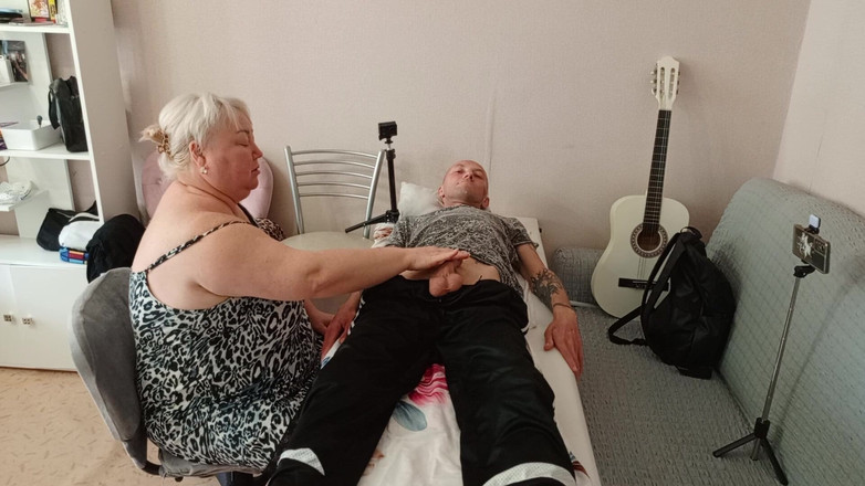 Zona901: Een buurvrouw kwam een pijpbeurt geven om een portie sperma...