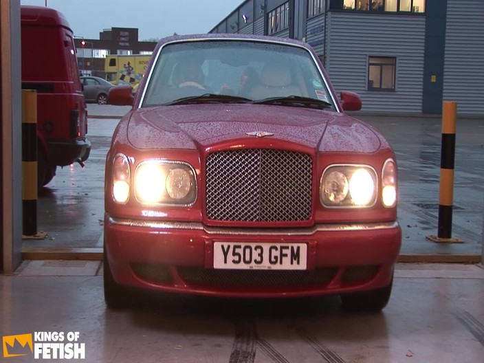 Big Tits for You: Dvě prsaté blondýnky mají po zkušební jízdě hluboko vrtané kundičky...