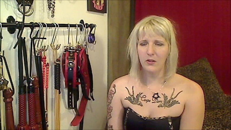 Selfgags classic: Het slipje mond gesnoerd dominatrix! (Aflevering 1 van 2)