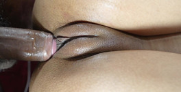 Your Priya: Upekla mi pečivo, opékal jsem jí kundičku