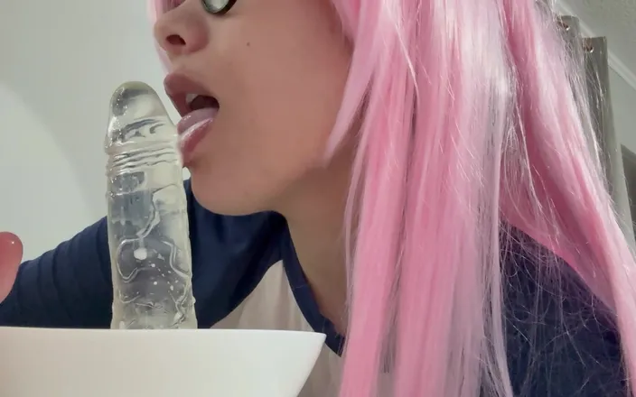 AmayaMori: I Suck a Milky Dildo and a Lot of Milk...