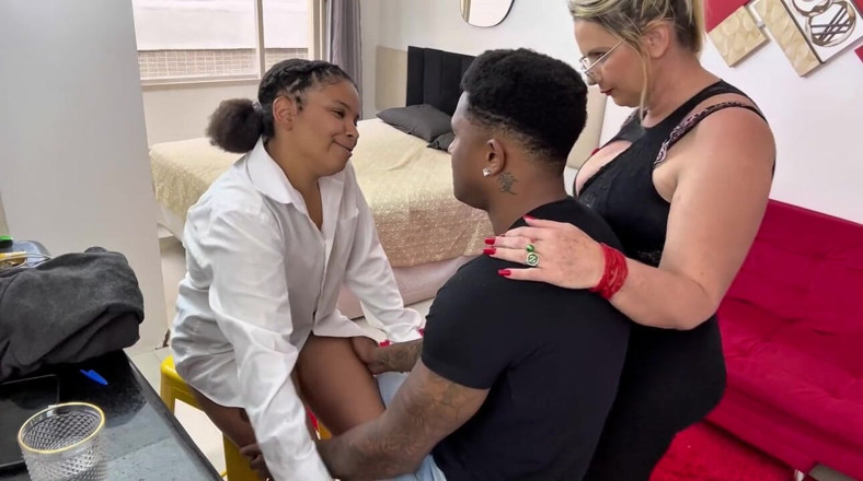 Tiffany Montavani: Sogra Sensualizando Sua Entiada Fode Com força Terapia Em Family