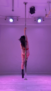 Short Exotic Pole Dancing for Teasing