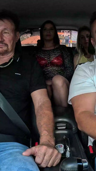 Carlos Urach debütiert mit Two Hot Girls on Ted's Ride
