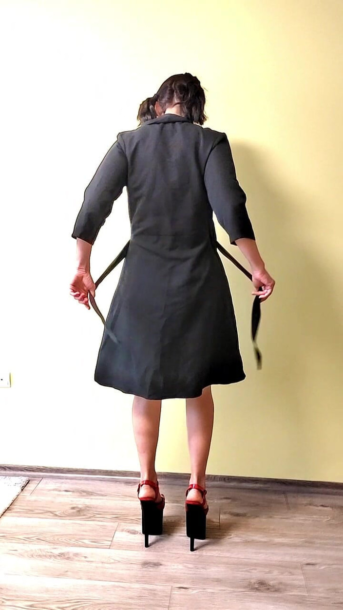 Za Za: Лолота танцює і роздягається