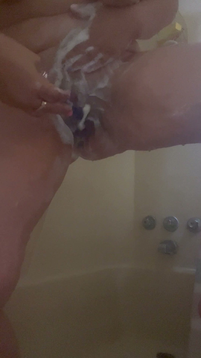 Tiny stepmama: Show My Fat Kitty off
