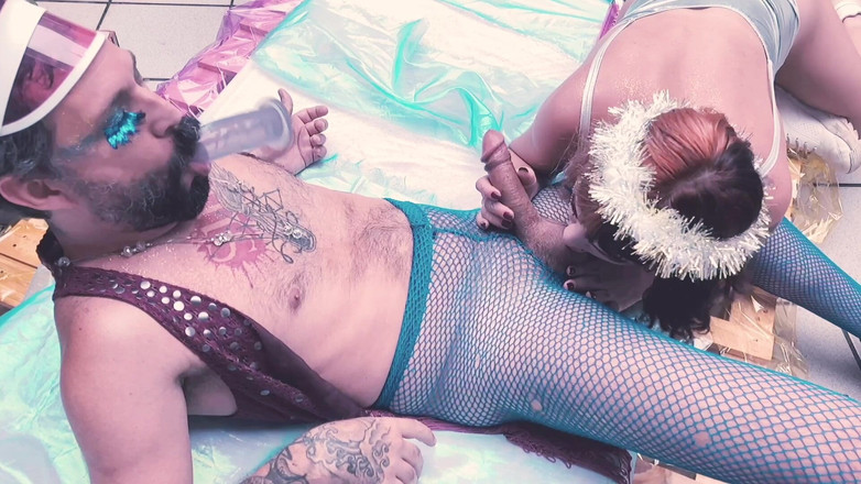 Candy Kush: ブラジルのカーニバルのアフターパーティーでのバイセクシュアルのアナルプレイ