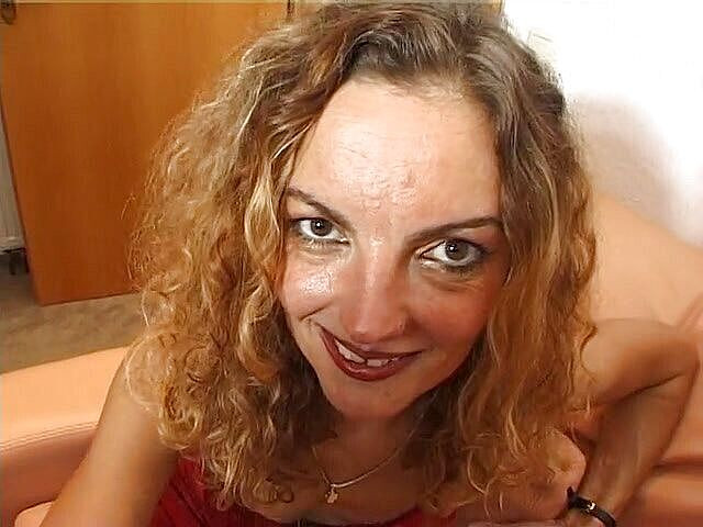 POV Orgasms: Une pute blonde incroyable suce une bite douce