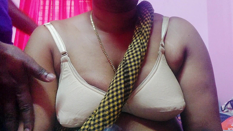 Desi Mohini: Mohini Bhabhi med pojkvän påkommen sex i hotellrummet
