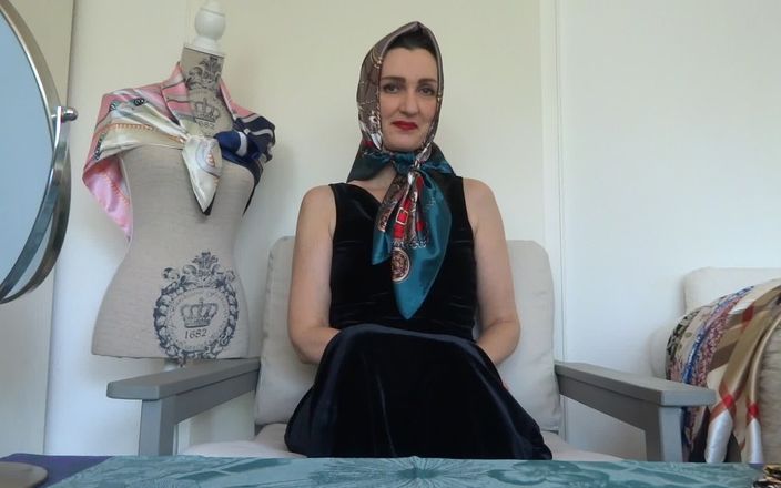 Lady Victoria Valente: En el estudio de montaje de satén shawl: 5 nuevos pañuelos...