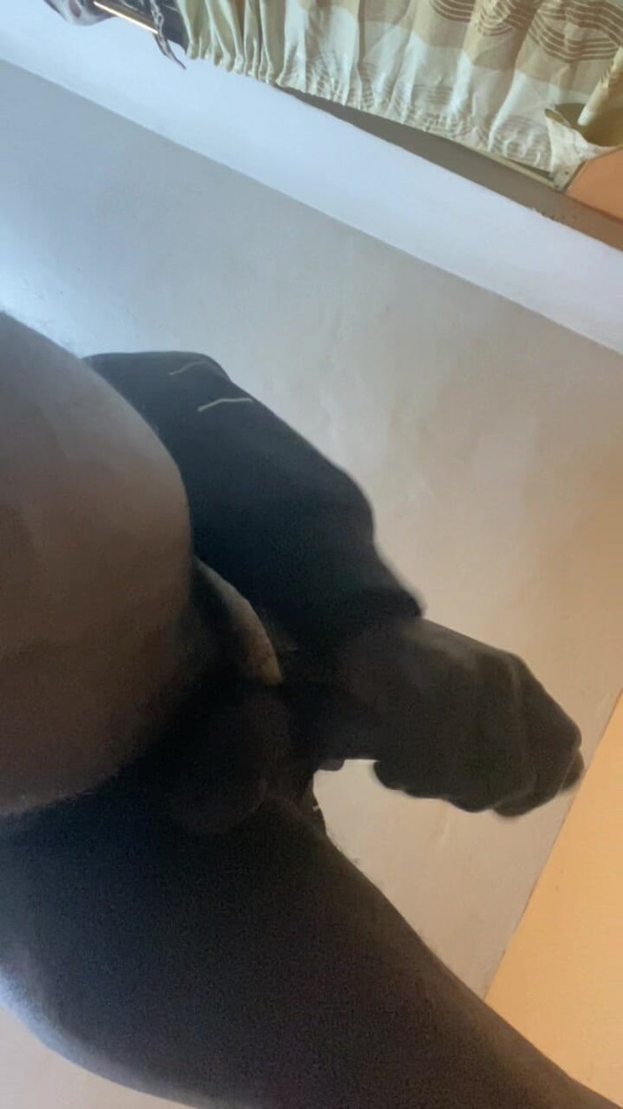 Slimniqqa: Koca zenci ile sikişen genç kız mastürbasyon yapıyor