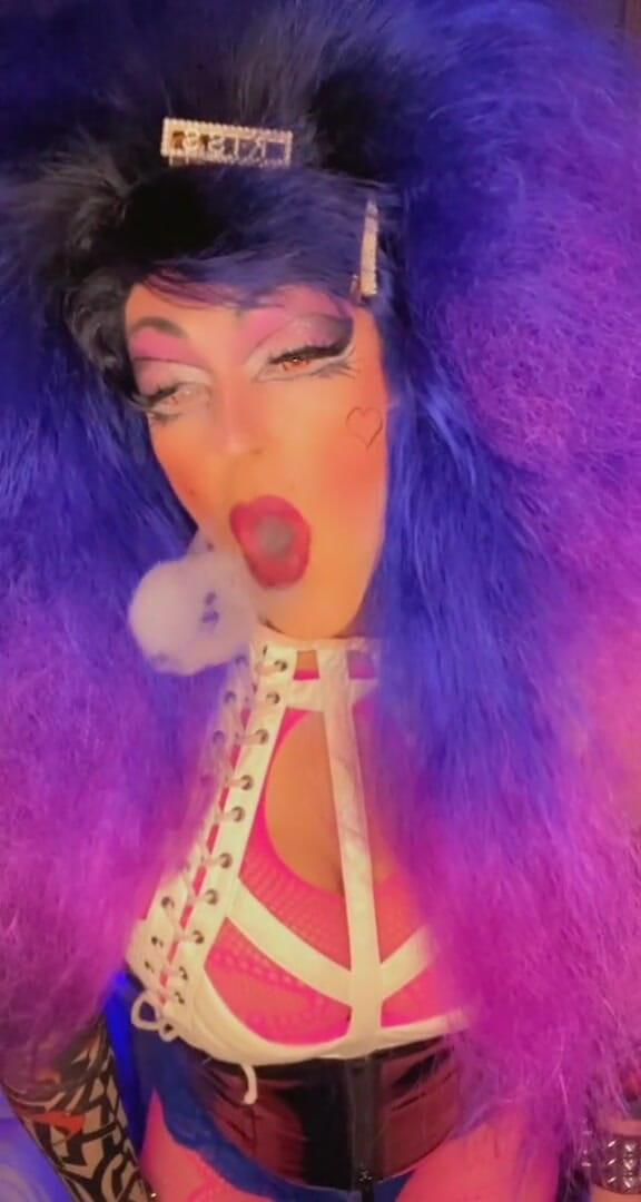 Shelly Robertss: Let me love you