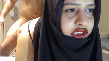 Evelyn Butt: Ruwe anale verrassing met een getrouwde Hijab-vrouw!