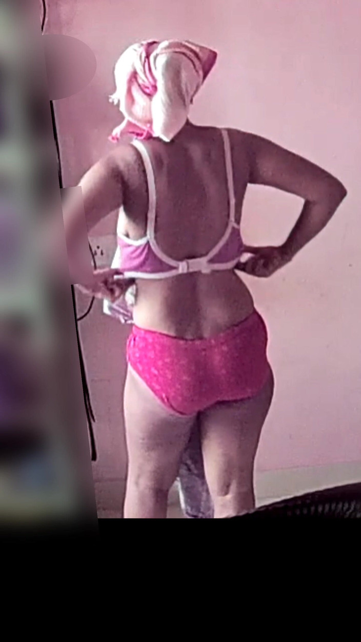 Black & white desicat: Indiana infiel sexy corpo dona de casa tentando-me com vestido...