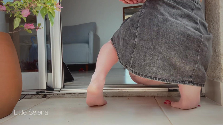 little_selena: Fisting Anal Hardcore En Solo Sur Le Balcon