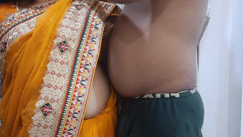 Catchybusty: Jag tog av Saree av min Bhabhi snälla njut
