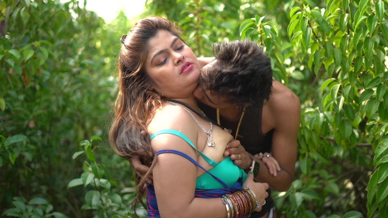 Tejashwini: Parejas indias follan hardcore en la noche de bodas en...