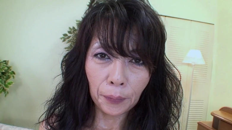 Mature Wanker: Si rambut coklat yang meleleh menjilat zakar berdenyut semasa kote...