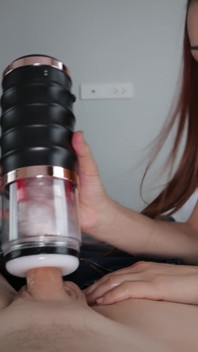 Zmysłowa i punktowa masturbacja z użyciem maszyny Honey Play Box