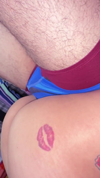 Großer dildo in der engen vagina meiner sexy stiefschwester