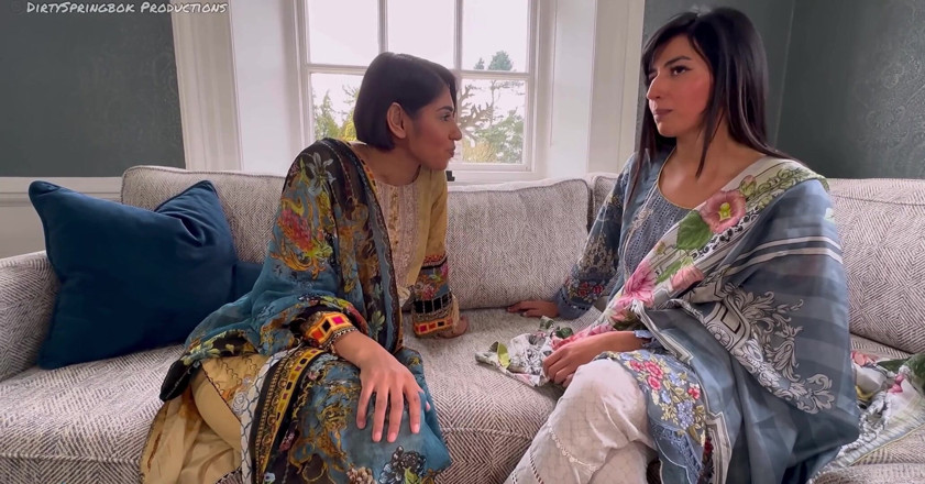 Aaliyah Yasin: Rozvedená Bhabi svádí Aaliyah Yasin během ramadánu