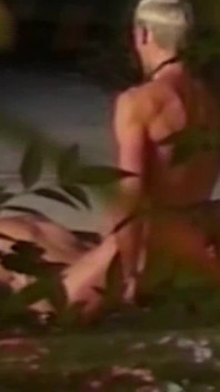 Hot Dicks venkovní scéna 1: Dva gayové si navzájem šukají zadky během cestovního setkání
