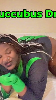 Shego สาวผิวดําดูดไข่และกระเป๋าเงินของคุณ
