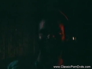 Classic Porn DVDs: Morena milf chupa e cavalga pau grande