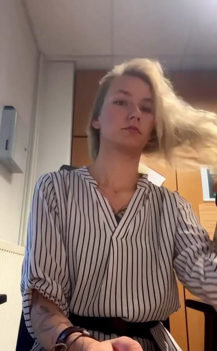 Cur1ouscoup420: Сидя в офисе, не ждать выходных, чтобы трахнуться, используется и быть принадлежащим снова моего бойфренда