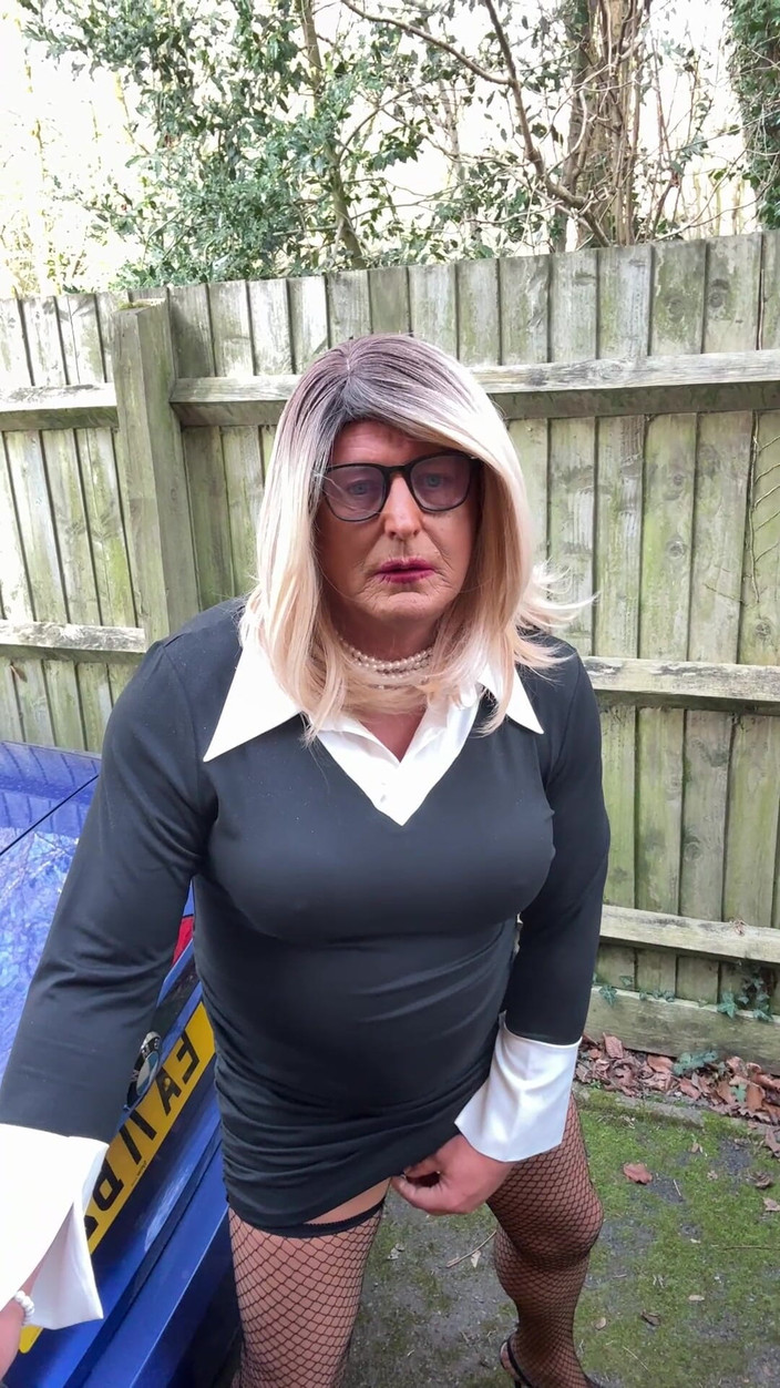 Kellycd2022: Sexy transvestat kellycd2022 sexy büro-look in netzstrümpfen Strumpfhosen und Absätzen