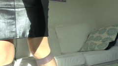 Lady Victoria Valente: Schnüffelzeit! Jetzt Schnüffelst Du an Meinen Doppelt Bestrumpften Füßen! Lady...