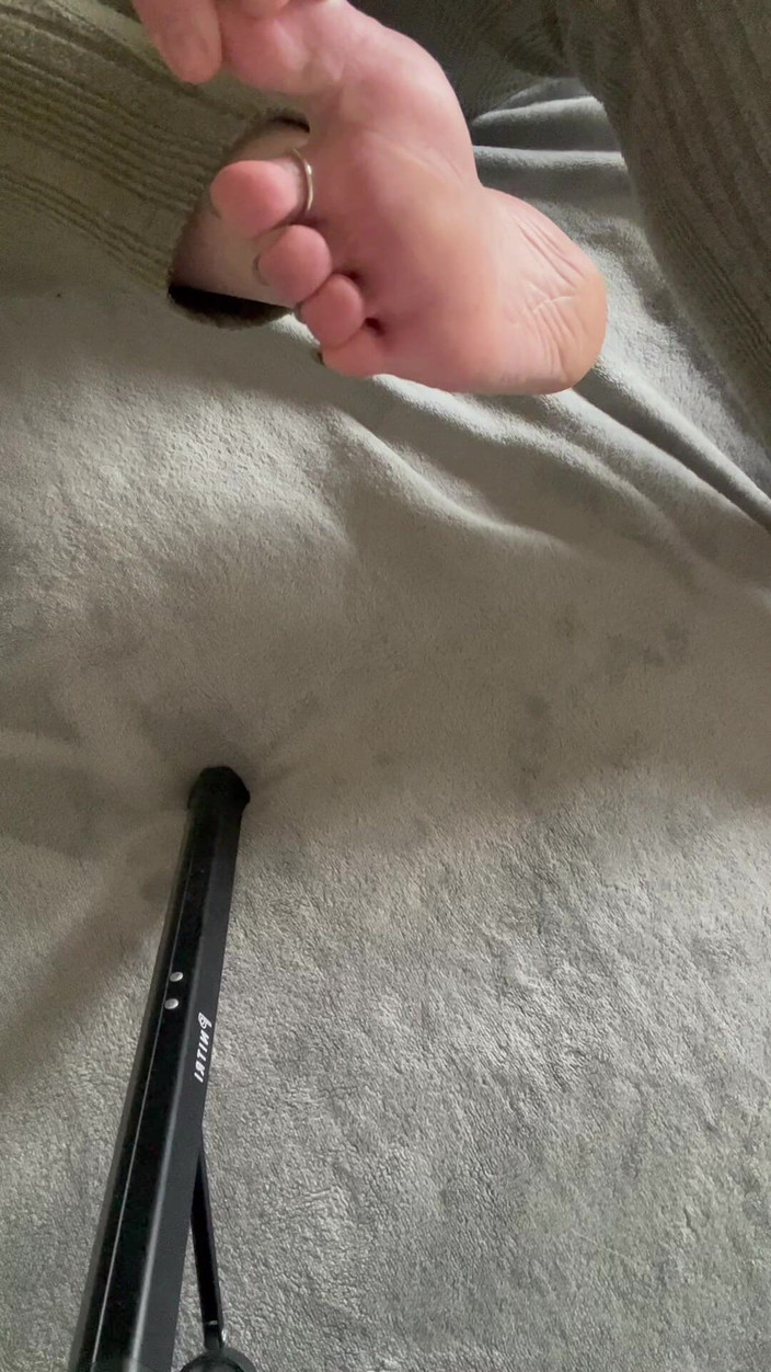 Maitresse Clara: 在我美丽的双脚前，8分钟纯粹的幸福