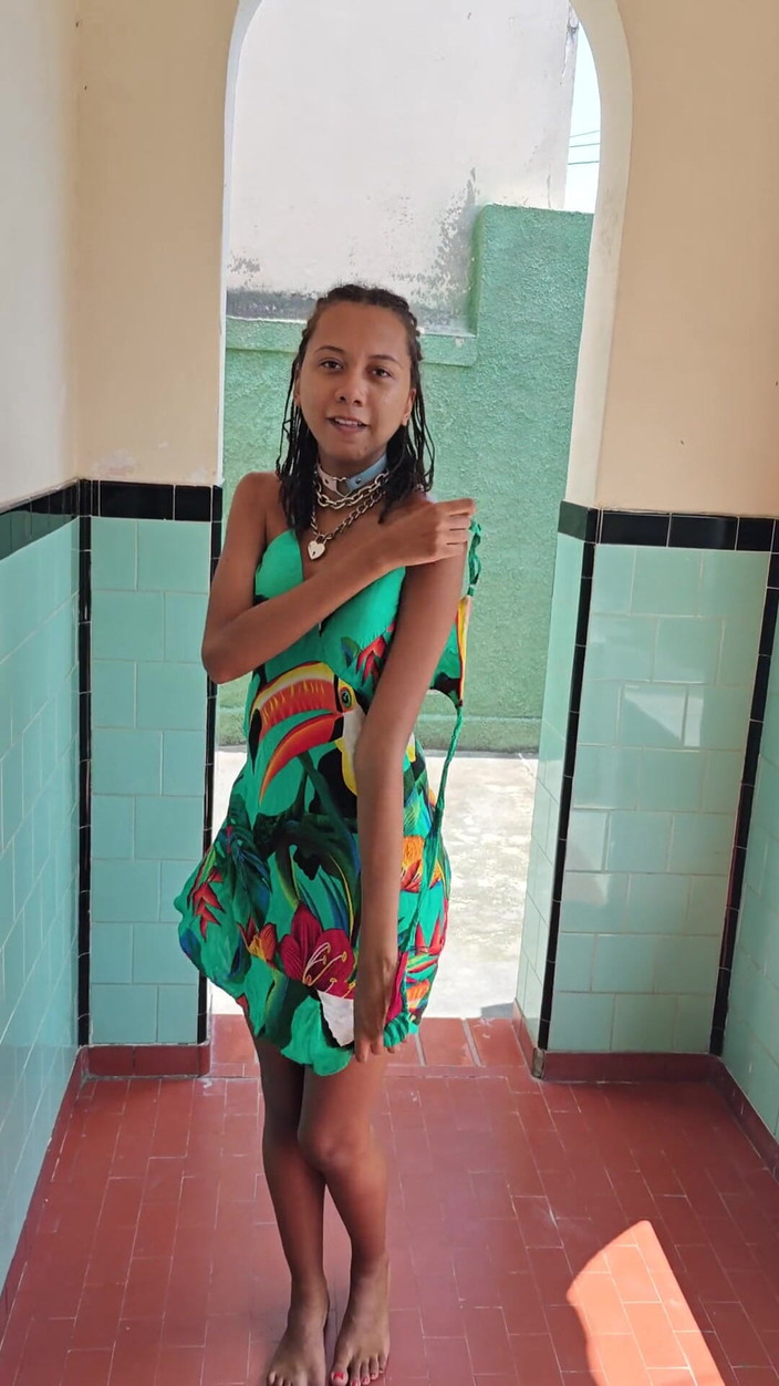 Lily Slav: Hubený submisivní striptýz