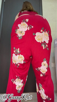 Pantaloni roșii fierbinți Explozii cu pârțuri