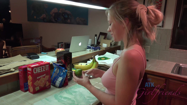 ATK Fans (Girlfriends): Vacanze virtuali in hawaii con bailey brooke parte 1