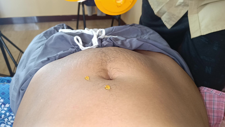 Ilakkiya: ホットな女子大生