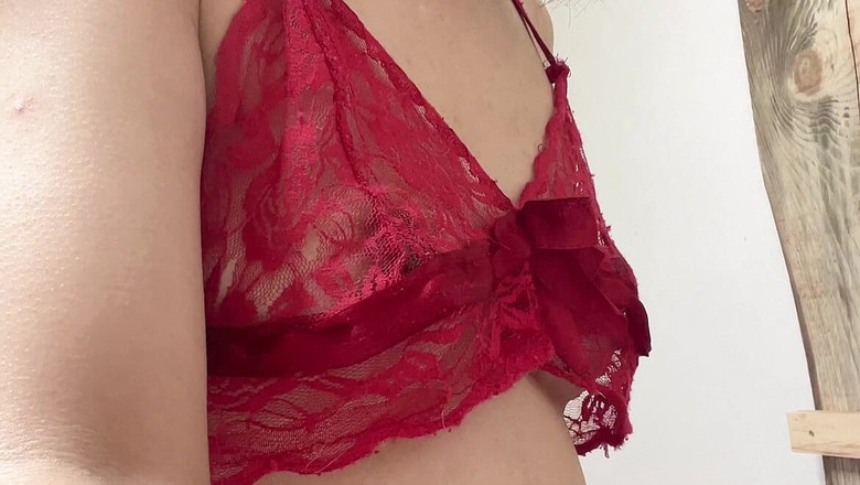 sweethanajapanese: Pequeña linda chica Hana Chan sexy en traje rojo y...