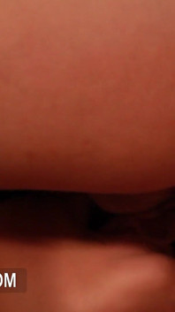 Trio lesbien avec 2 femmes de ménage