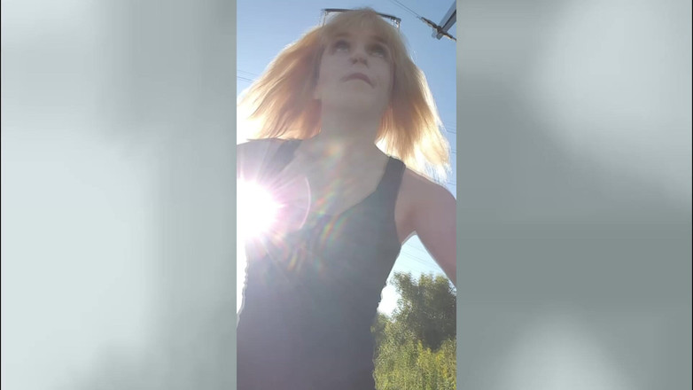 TV_Helena: Bisiklet turu! Travesti herkesin içinde çıplak bisiklete biniyor!