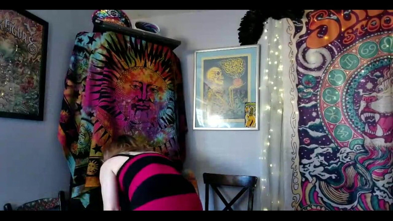 Suzy Wylde: スージー・ワイルドはアナルトレーニングを続けています